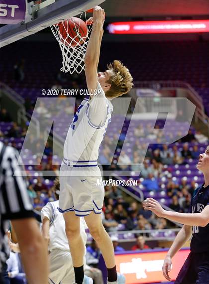 Thumbnail 2 in Juan Diego Catholic vs. Dixie (UHSAA 4A Semifinal) photogallery.