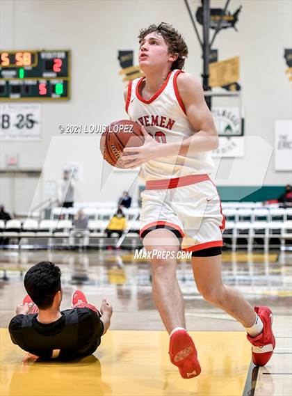 Thumbnail 2 in Etiwanda vs. American Fork (The Classic at Damien) Tournament photogallery.