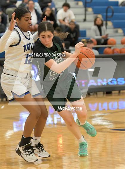Thumbnail 1 in Katy Taylor vs Mayde Creek photogallery.
