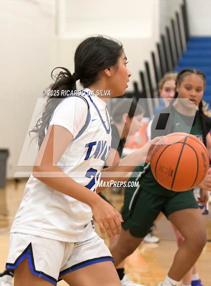 Thumbnail 2 in Katy Taylor vs Mayde Creek photogallery.