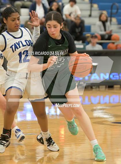 Thumbnail 2 in Katy Taylor vs Mayde Creek photogallery.
