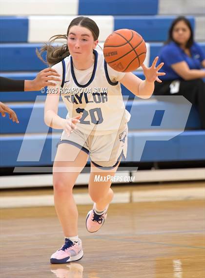 Thumbnail 1 in Katy Taylor vs Mayde Creek photogallery.
