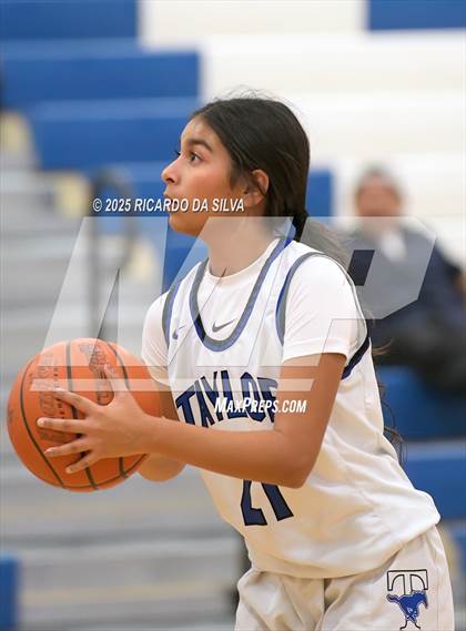 Thumbnail 1 in Katy Taylor vs Mayde Creek photogallery.