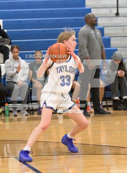 Thumbnail 1 in Katy Taylor vs Mayde Creek photogallery.