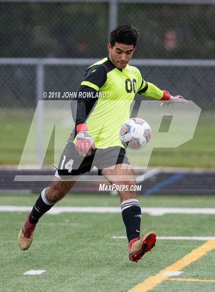 Thumbnail 2 in Lake Zurich vs. Round Lake (IHSA 3A Regional Final) photogallery.