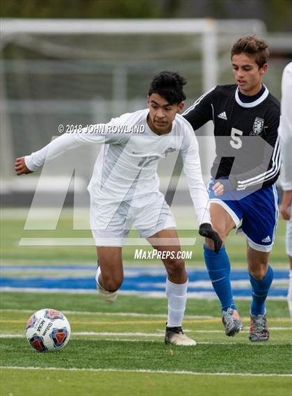 Thumbnail 1 in Lake Zurich vs. Round Lake (IHSA 3A Regional Final) photogallery.