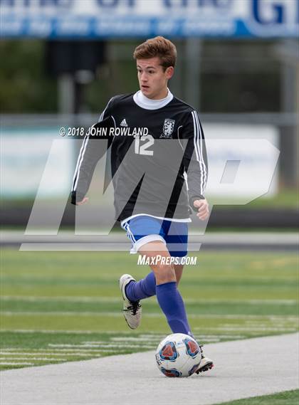 Thumbnail 2 in Lake Zurich vs. Round Lake (IHSA 3A Regional Final) photogallery.