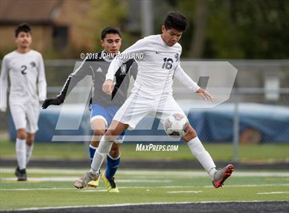 Thumbnail 3 in Lake Zurich vs. Round Lake (IHSA 3A Regional Final) photogallery.