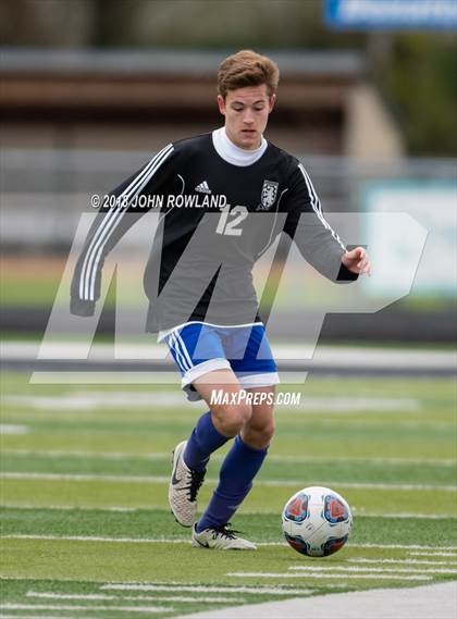 Thumbnail 1 in Lake Zurich vs. Round Lake (IHSA 3A Regional Final) photogallery.
