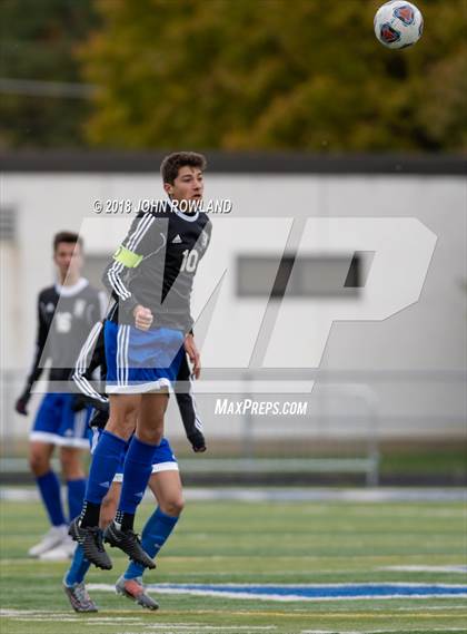 Thumbnail 1 in Lake Zurich vs. Round Lake (IHSA 3A Regional Final) photogallery.