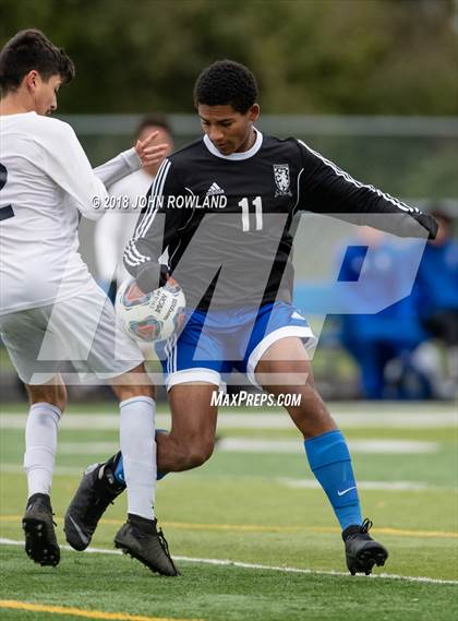 Thumbnail 1 in Lake Zurich vs. Round Lake (IHSA 3A Regional Final) photogallery.