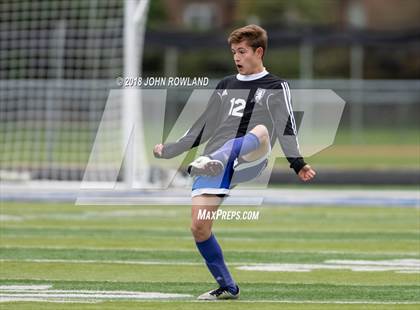 Thumbnail 2 in Lake Zurich vs. Round Lake (IHSA 3A Regional Final) photogallery.
