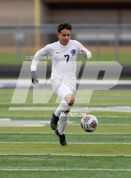 Thumbnail 3 in Lake Zurich vs. Round Lake (IHSA 3A Regional Final) photogallery.