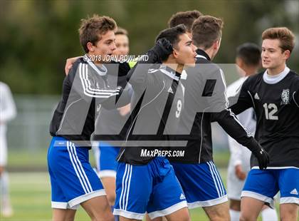 Thumbnail 2 in Lake Zurich vs. Round Lake (IHSA 3A Regional Final) photogallery.