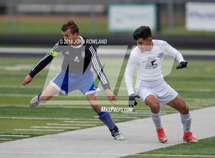 Thumbnail 1 in Lake Zurich vs. Round Lake (IHSA 3A Regional Final) photogallery.