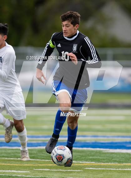 Thumbnail 1 in Lake Zurich vs. Round Lake (IHSA 3A Regional Final) photogallery.