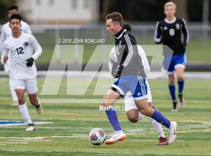 Thumbnail 2 in Lake Zurich vs. Round Lake (IHSA 3A Regional Final) photogallery.