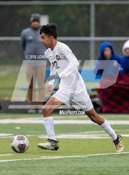 Thumbnail 3 in Lake Zurich vs. Round Lake (IHSA 3A Regional Final) photogallery.