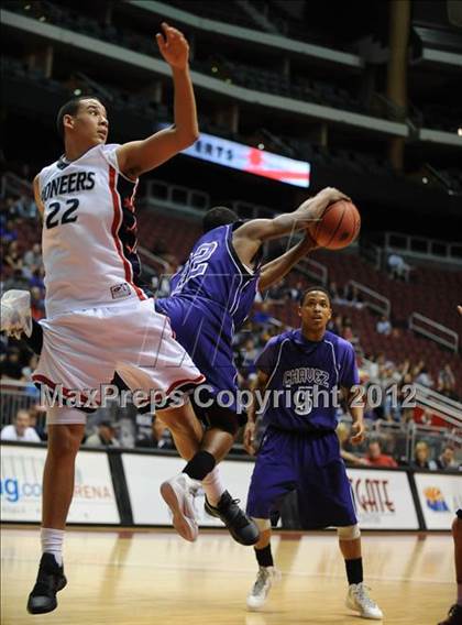 Thumbnail 1 in Chavez vs. Pinnacle (AIA D1 Semifinals) photogallery.