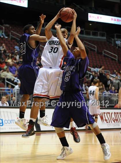 Thumbnail 1 in Chavez vs. Pinnacle (AIA D1 Semifinals) photogallery.