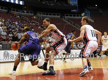 Thumbnail 3 in Chavez vs. Pinnacle (AIA D1 Semifinals) photogallery.