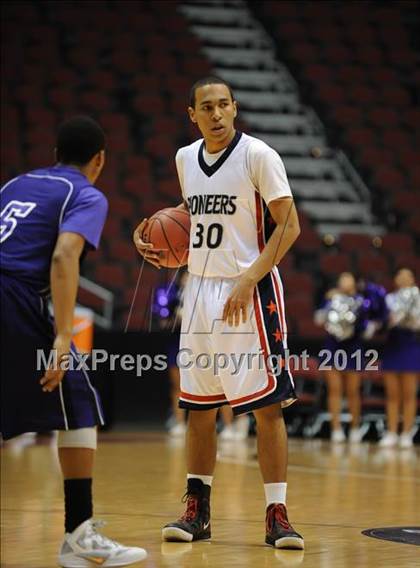 Thumbnail 3 in Chavez vs. Pinnacle (AIA D1 Semifinals) photogallery.