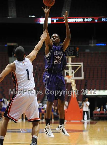 Thumbnail 2 in Chavez vs. Pinnacle (AIA D1 Semifinals) photogallery.