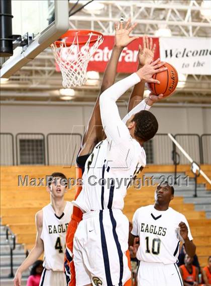 Thumbnail 2 in Fort Bend Bush v Second Baptist (McDonald's Texas Invitational) photogallery.