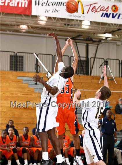 Thumbnail 3 in Fort Bend Bush v Second Baptist (McDonald's Texas Invitational) photogallery.