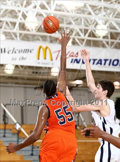Thumbnail 3 in Fort Bend Bush v Second Baptist (McDonald's Texas Invitational) photogallery.