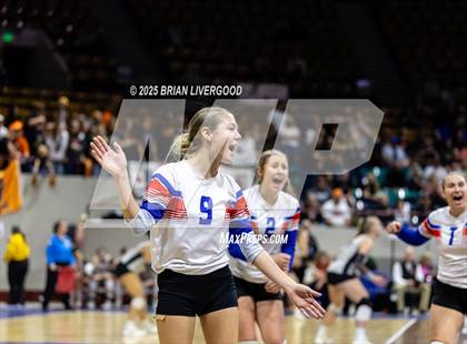 Thumbnail 1 in Sargent vs. Hi-Plains (CHSAA 1A First Round) photogallery.