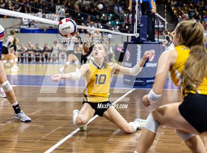 Thumbnail 2 in Sargent vs. Hi-Plains (CHSAA 1A First Round) photogallery.