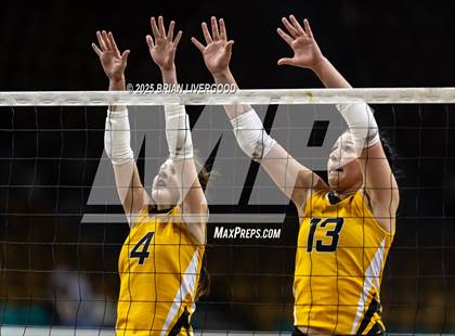 Thumbnail 2 in Sargent vs. Hi-Plains (CHSAA 1A First Round) photogallery.