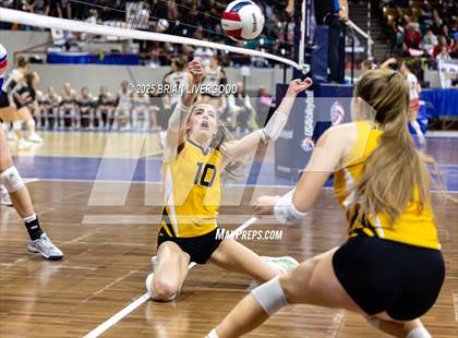 Thumbnail 2 in Sargent vs. Hi-Plains (CHSAA 1A First Round) photogallery.