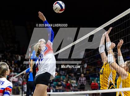 Thumbnail 3 in Sargent vs. Hi-Plains (CHSAA 1A First Round) photogallery.