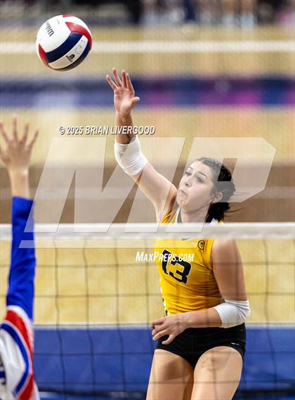 Thumbnail 2 in Sargent vs. Hi-Plains (CHSAA 1A First Round) photogallery.