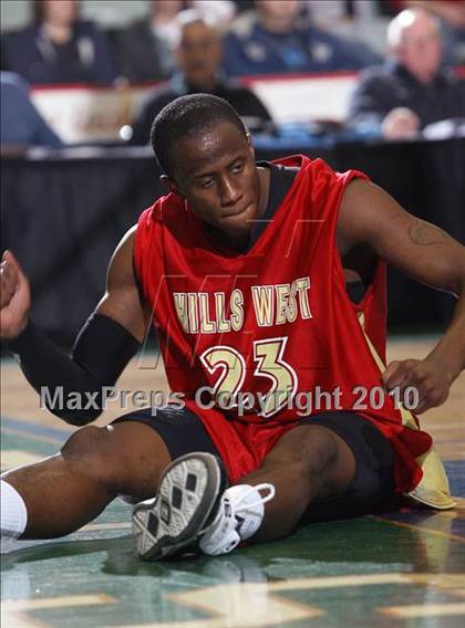 Thumbnail 3 in Half Hollow Hills West vs. Christian Brothers (NYSPHSAA Class AA Final) photogallery.