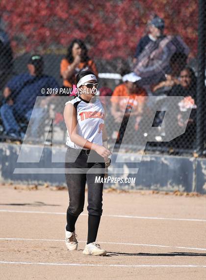Thumbnail 3 in Lakewood vs. Mountain Vista (CHSAA 5A Region 1) photogallery.
