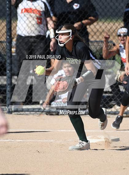 Thumbnail 2 in Lakewood vs. Mountain Vista (CHSAA 5A Region 1) photogallery.