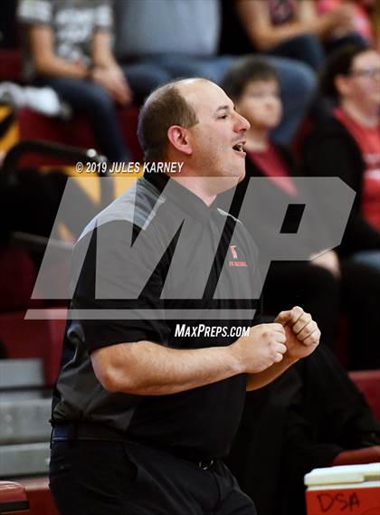 Thumbnail 1 in Calvary Chapel Christian vs Lincoln County (NIAA 2A Final) photogallery.