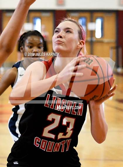 Thumbnail 3 in Calvary Chapel Christian vs Lincoln County (NIAA 2A Final) photogallery.