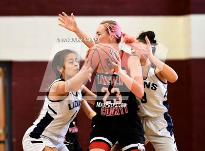 Thumbnail 1 in Calvary Chapel Christian vs Lincoln County (NIAA 2A Final) photogallery.