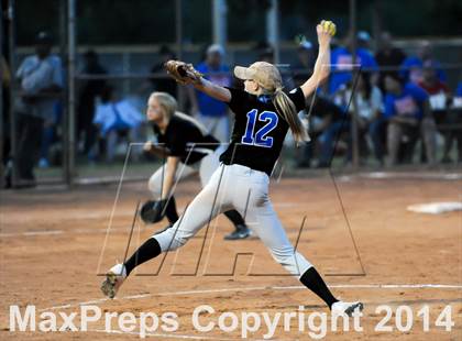 Thumbnail 2 in Valley Christian vs. San Manuel (AIA D4 Final) photogallery.
