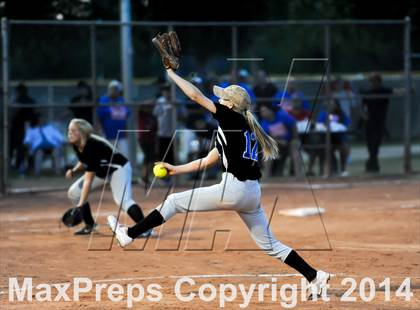 Thumbnail 1 in Valley Christian vs. San Manuel (AIA D4 Final) photogallery.