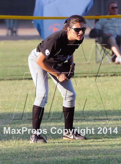 Thumbnail 2 in Valley Christian vs. San Manuel (AIA D4 Final) photogallery.
