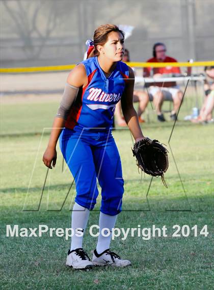 Thumbnail 2 in Valley Christian vs. San Manuel (AIA D4 Final) photogallery.