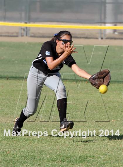 Thumbnail 3 in Valley Christian vs. San Manuel (AIA D4 Final) photogallery.