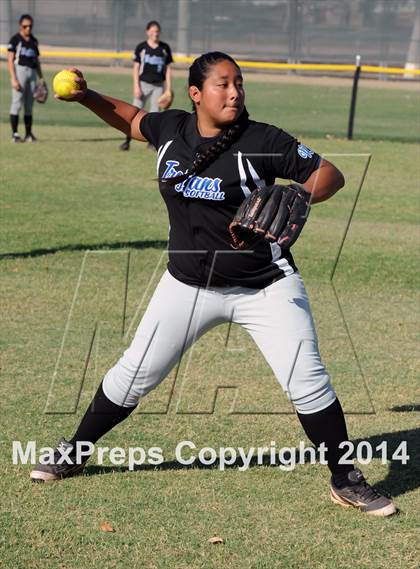 Thumbnail 2 in Valley Christian vs. San Manuel (AIA D4 Final) photogallery.