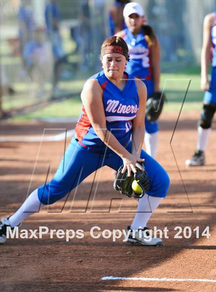 Thumbnail 3 in Valley Christian vs. San Manuel (AIA D4 Final) photogallery.