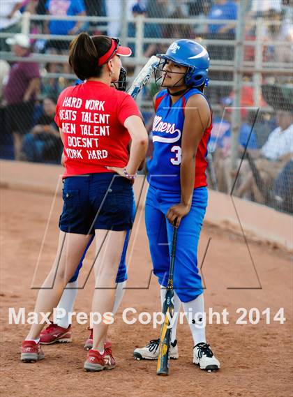 Thumbnail 2 in Valley Christian vs. San Manuel (AIA D4 Final) photogallery.
